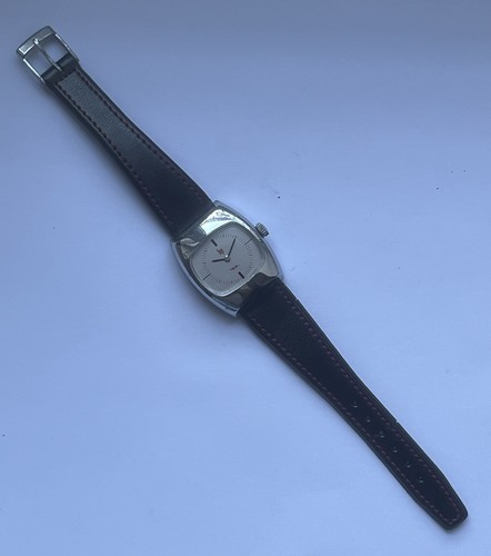 Neuve montre femme sans - neuve,