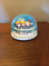 Boule à neige LES TRIPLÉS de Nicole Lambert. Parfait état.