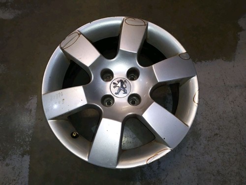Jante alliage peugeot - --,