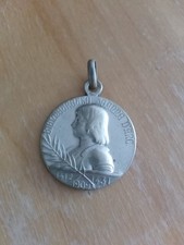 Jolie médaille à l'effigie