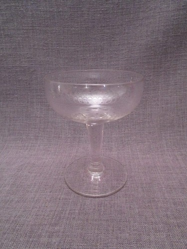Coupe champagne ancienne - coupe, a
