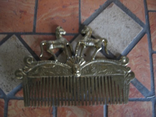 Lot deux peignes - lot, antiques