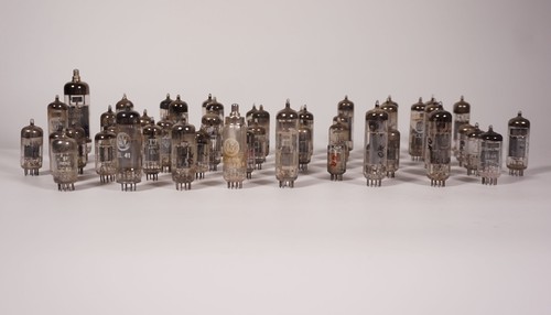 Lot radios à tubes - de,