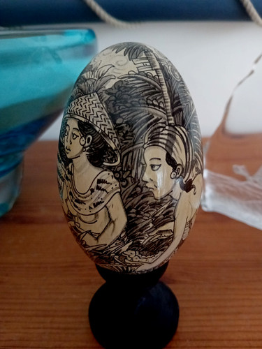 Oeuf bois peint bali avec - oeuf,