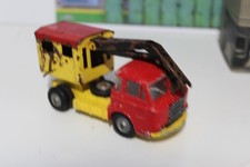 CAMION SAVIEM CIJ  GRUE PROPRE