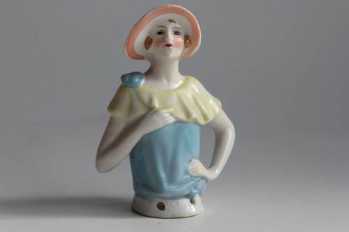 Demi figurine porcelaine