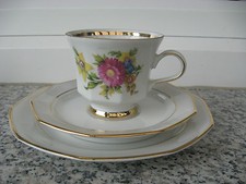 TASSE DE COLLECTION PORCELAINE