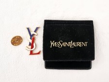 Pin's YVES SAINT LAURENT