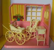 SUNSHINE FAMILY - MATTEL - 1976 - Le bébé et sa chambre - très bon état -