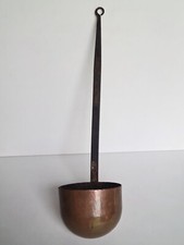 Grande et grosse louche en cuivre et en fer forgé art populaire fin 19ème