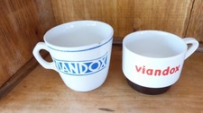 Lot 2 anciennes tasses publicitaires Viandox