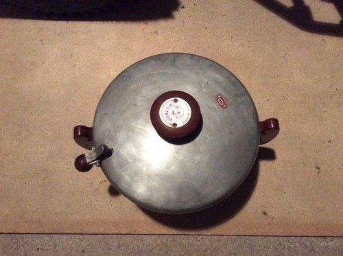 Ancienne cocotte autocuiseur