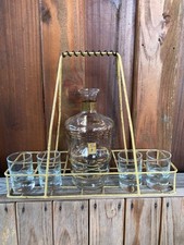 Panier en métal et service à digestif composé d'une bouteille et de 4 verres