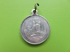 122 - Médaille aluminium - Notre Dame De Fourvière - Signée Tairac