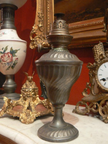 Ancienne lampe petrole - ancienne, en
