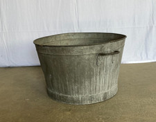 Grande bassine en zinc