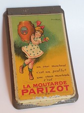 Support  bloc-note en tôle " Poulbot " , petite fille portant  Moutarde PARIZOT