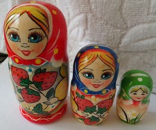 Superb Three girls   RED BLUE