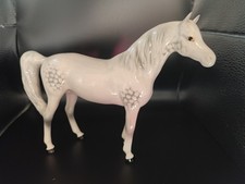 Cheval gris pommelé en porcelaine de Beswick - Signée - Parfait état