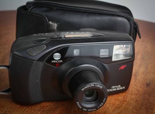 Appareil photo argentique noir - argentique,