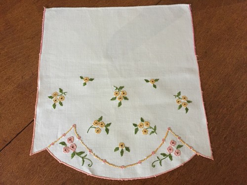 Ancien petit rideau cache en - /,