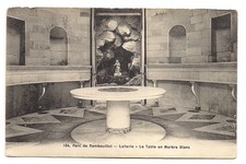 parc de rambouillet ,laiterie ,la table en marbre blanc