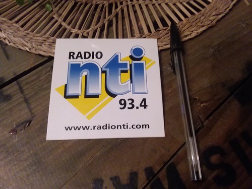 Ancien autocollant radio - , fm