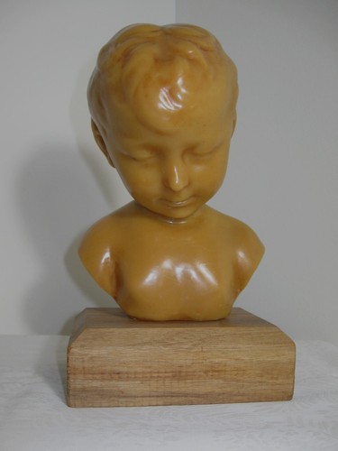 Buste enfant pensif cire - en,