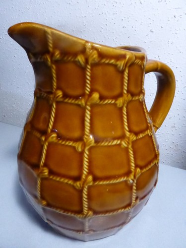 Ancien pichet barbotine - en,
