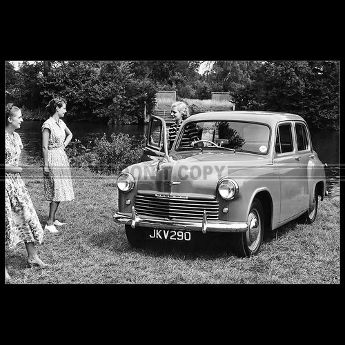 Photo 027366 hillman minx - a.027366,
