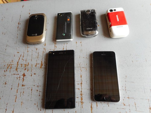 Lot telephone portable - ,