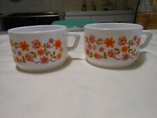 2 tasses à chocolat Arcopal France motif Scania vintage