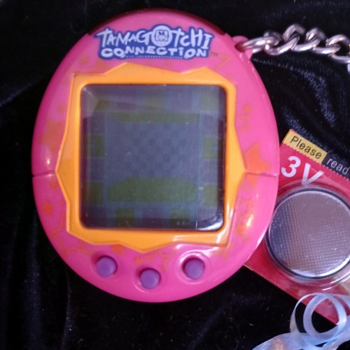 Vintage 2004 bandai tamagotchi - vintage,