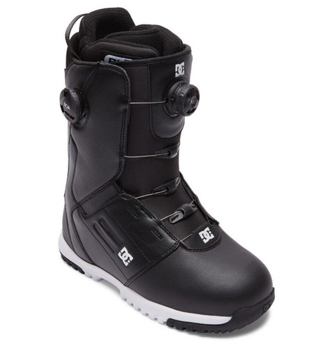 Men control boa - boa, snow