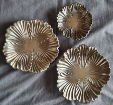 Suite de 3 coupelles gigogne tripode en argent massif " Fleurs " Espagne vintage