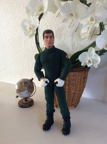 Action man figurine - man,