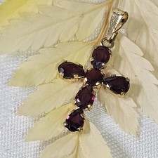 Petite Croix Vintage En Laiton Doré Sertie De Critaux Couleur Grenat 20x16mm...