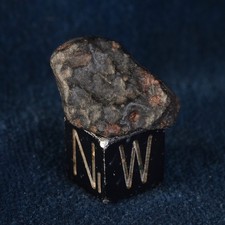 Météorite NWA 16387 de 3,83 g - Chondrite Carbonée de type CK3