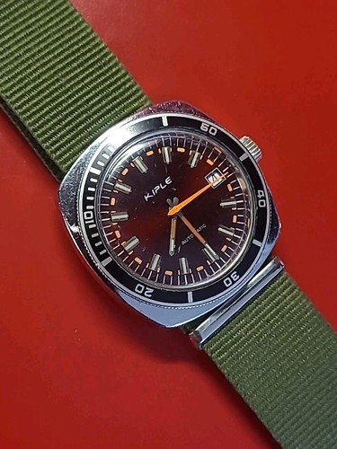 Très belle montre plongée - très,