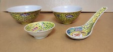 Rare ensemble de porcelaines
