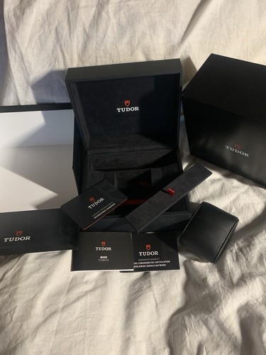 Coffret tudor black bay chrono - coffret,