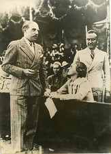 Le baron Jean Empain et miss Rosezell à l'hippodrome de Longchamp Vintage s