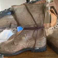 RANGERS CUIR NATUREL MODELE ALGERIE NEUVES - 42