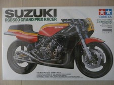Maquette Moto 1/12 TAMIYA Ref 14003 Suzuki RGB500 Grand Prix Racer