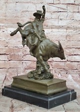 Détaillé Cowboy Bull Rider