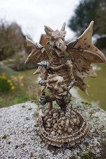 SK257B  TETE MORT  FIGURINE