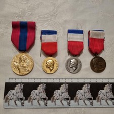Lot de 3 Médailles Ministère de la Guerre dont 2 ARGENT et 1 Médaille DEF NAT