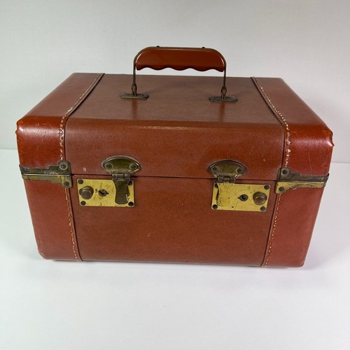 Vintage train makeup - vintage, travel
