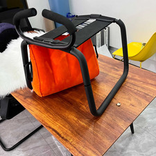 Oreiller Triangle Avec Chaise