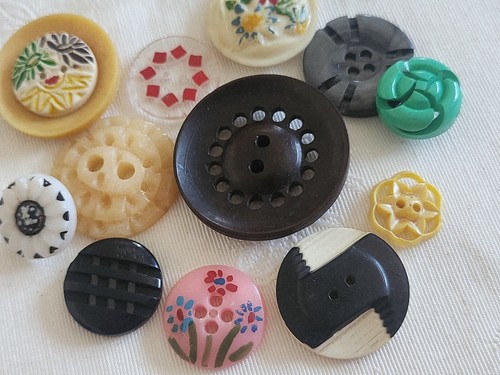 Lot bouton anciens - 12,